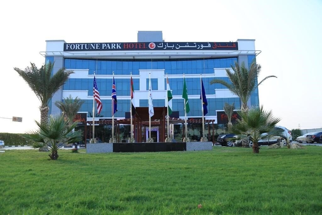 Отель Fortune Plaza Hotel 3*