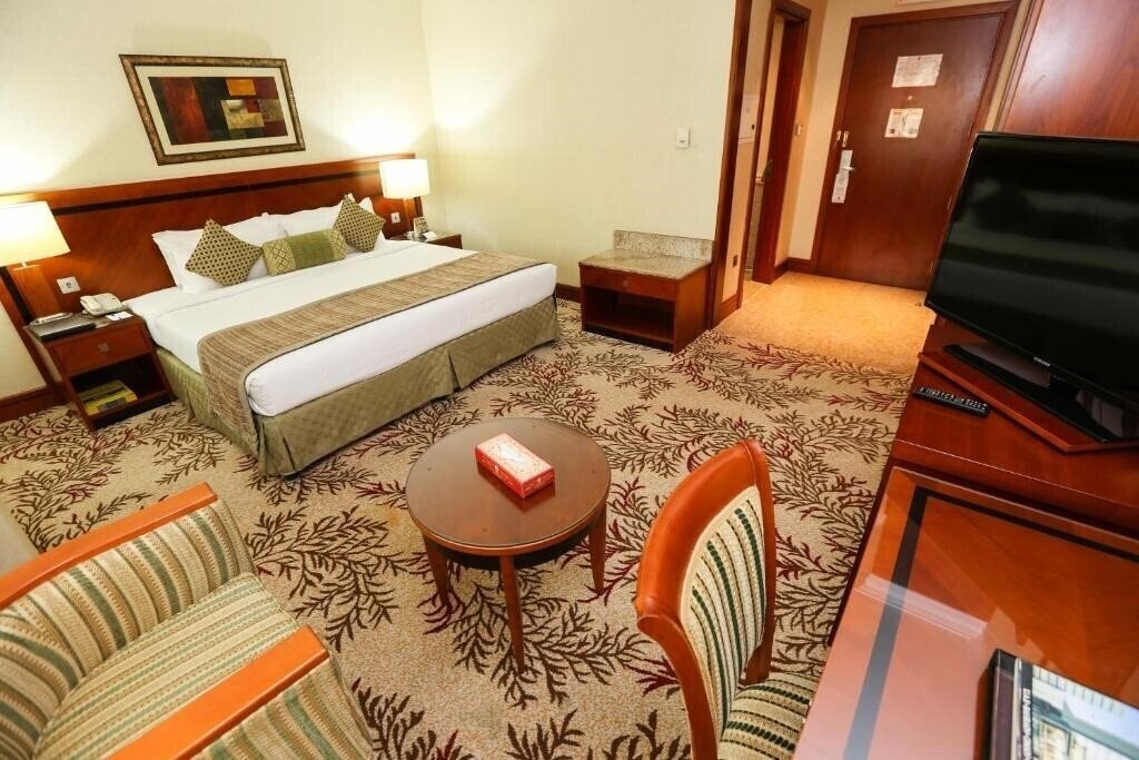 Отель Ramee Royal Hotel 4*