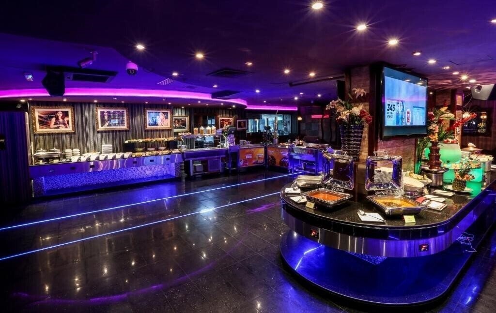 Фото Ramee Royal Hotel 4*