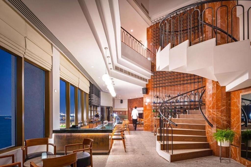 Картинка JA Beach Hotel (ex. Ja Jebel Ali Beach Hotel) 5*