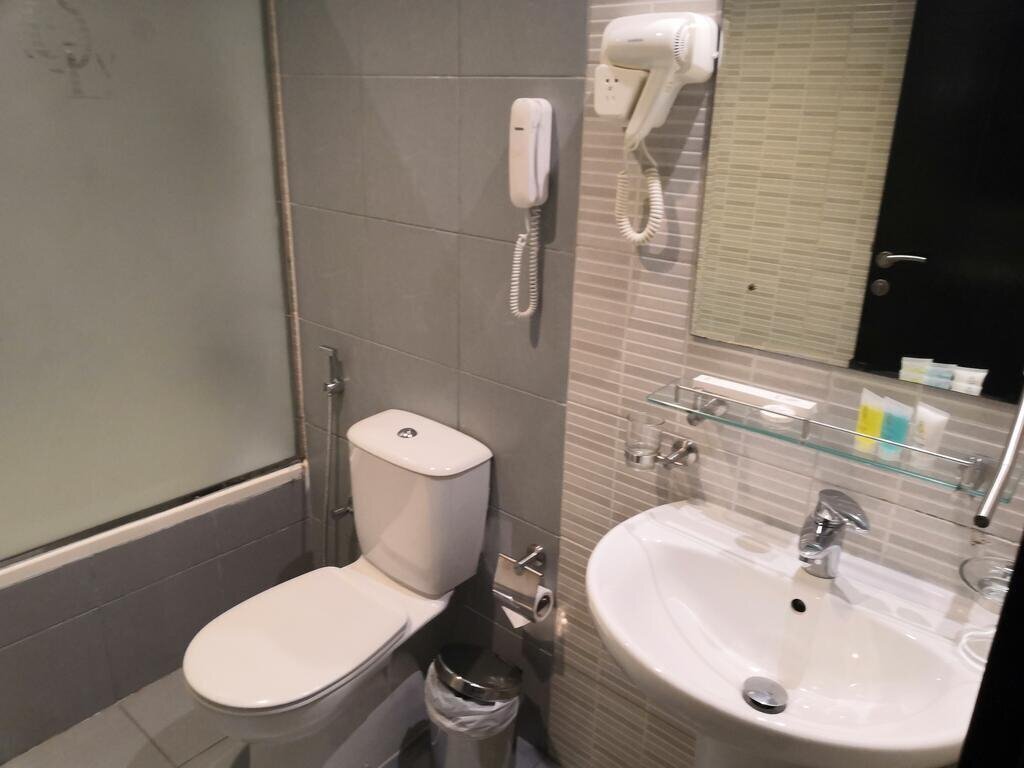 Готель Boulevard City Suites Hotel Apartments апартаменты