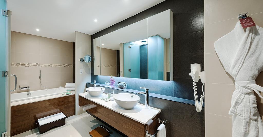 Фото Warwick Hotel 4*