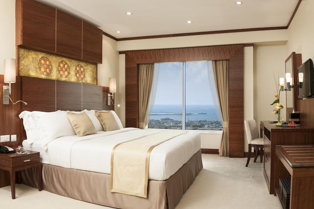 Фотография Warwick Hotel 4*