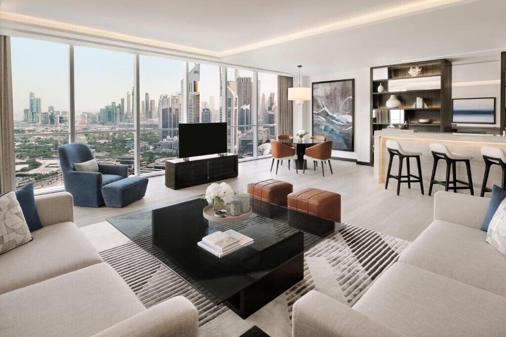 Готель Sheraton Grand Hotel 5*