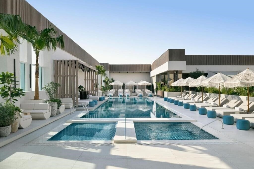 Готель Sheraton Grand Hotel 5*