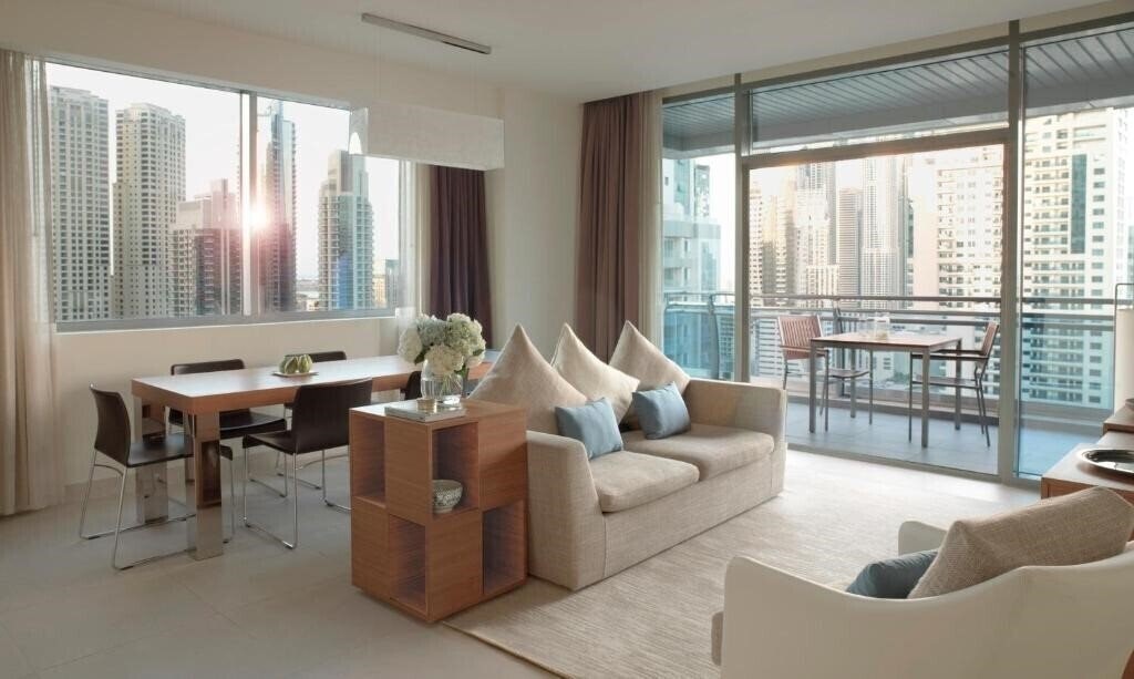 Изображение Radisson Blu Residence Dubai Marina 5*