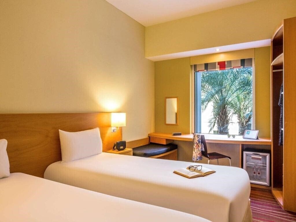 Фото Ibis Mall Avenue Dubai (ex. Ibis Hotel Mall of Emirates, Ibis Accor Hotel) 3*
