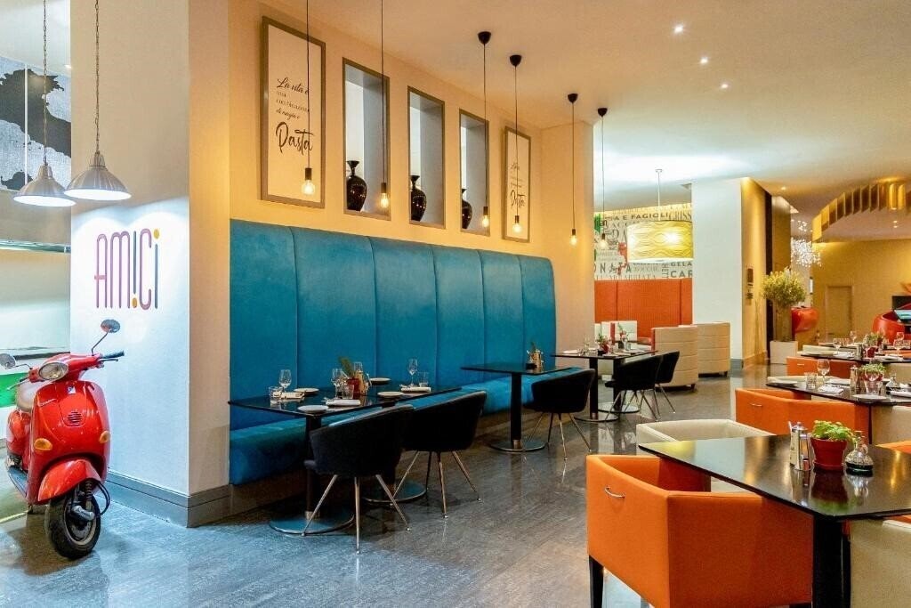 Картинка Ibis Mall Avenue Dubai (ex. Ibis Hotel Mall of Emirates, Ibis Accor Hotel) 3*