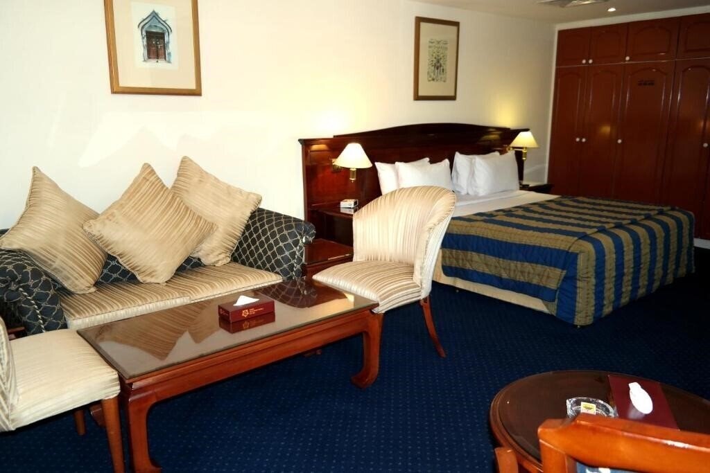 Фотография York International Hotel 3*