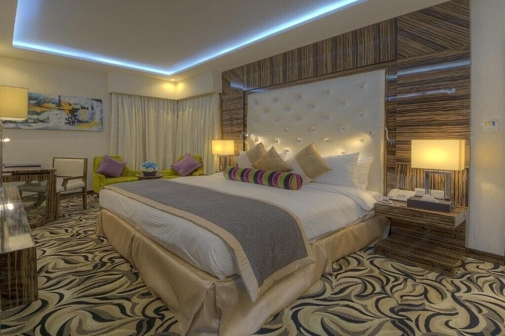 Готель Orchid Vue Hotel 4*