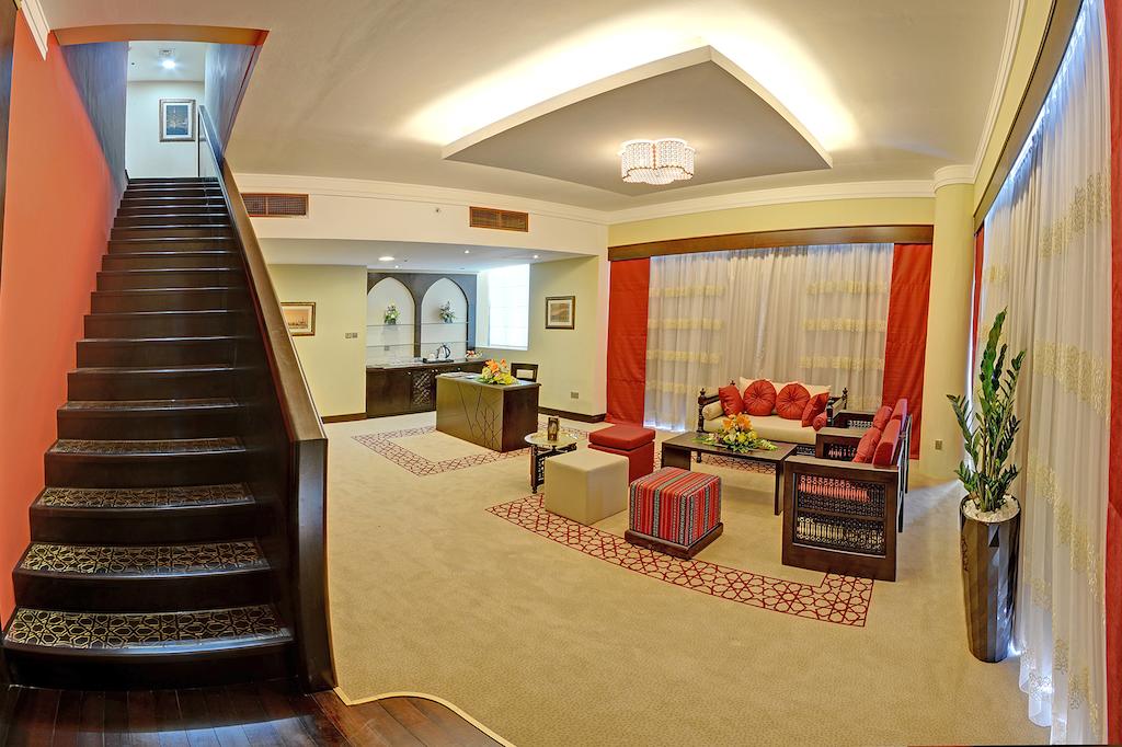 Фотографія Boutique 7 Hotel & Suites 4*