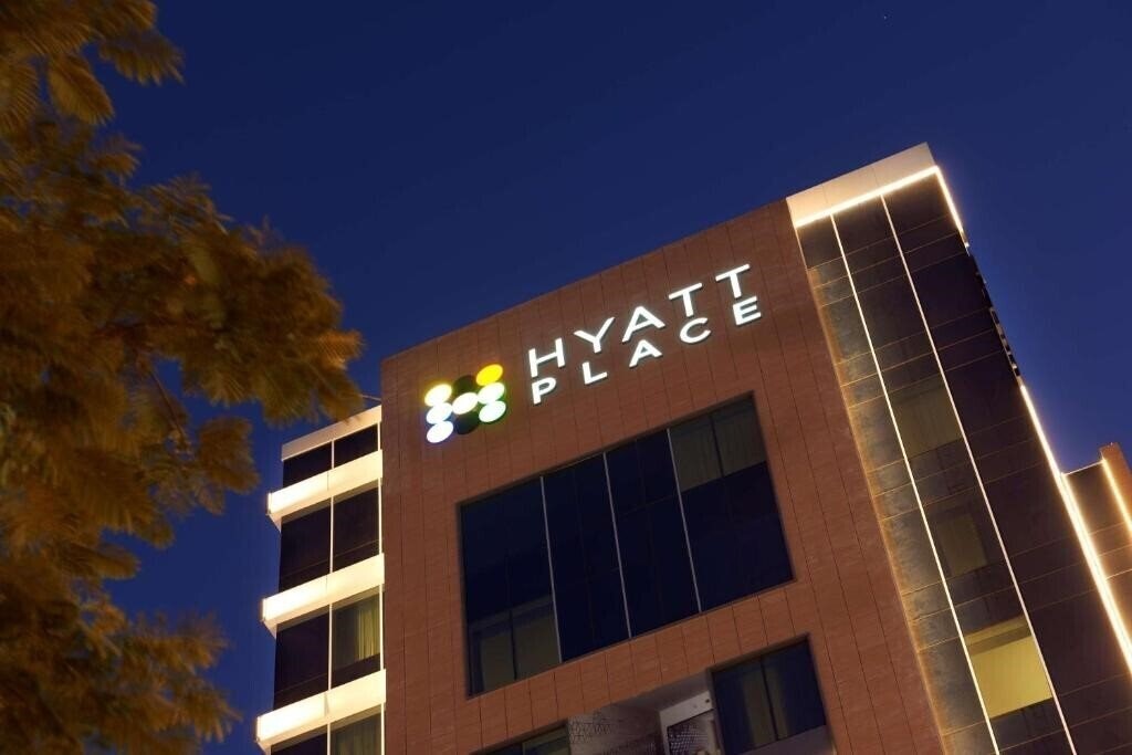 Готель Hyatt Place Dubai Baniyas Square 4*