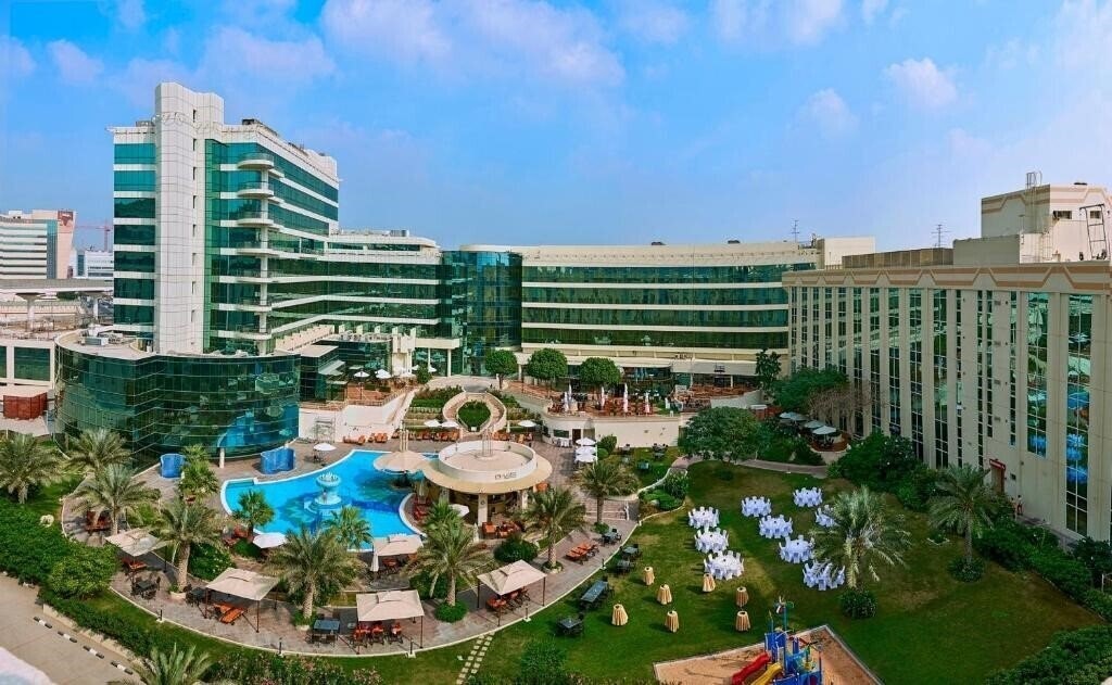 Готель Millennium Airport Hotel Dubai 4*