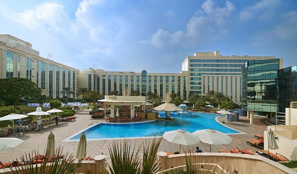 Фотографія Millennium Airport Hotel Dubai 4*