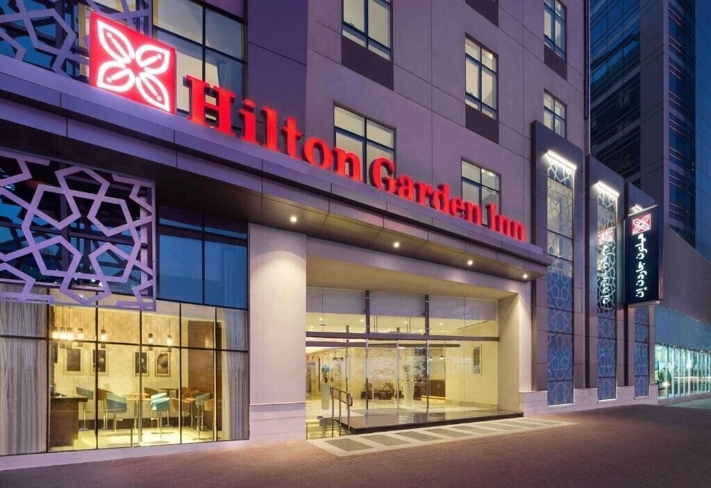 Отель Hilton Garden Inn Dubai Al Muraqabat 4*