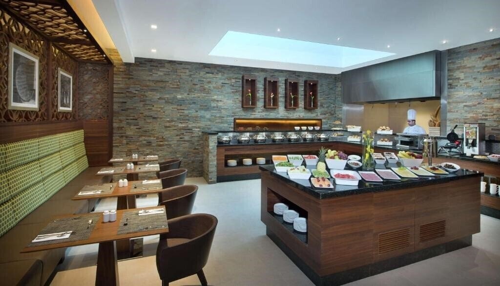 Картинка Hilton Garden Inn Dubai Deira 4*