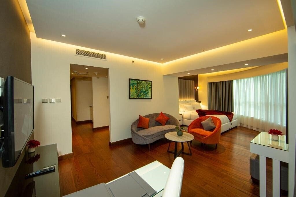 Фотографія Number One Tower Suites Apt 3*