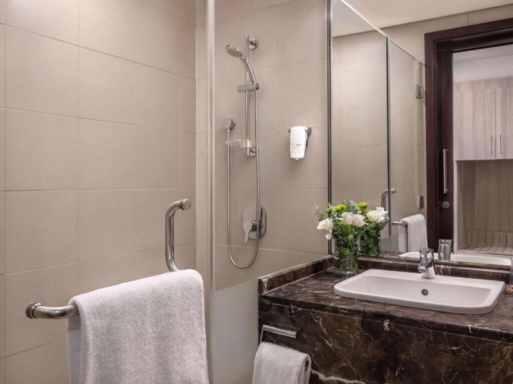 Фотографія Ibis Styles Dragon Mart Dubai 3*