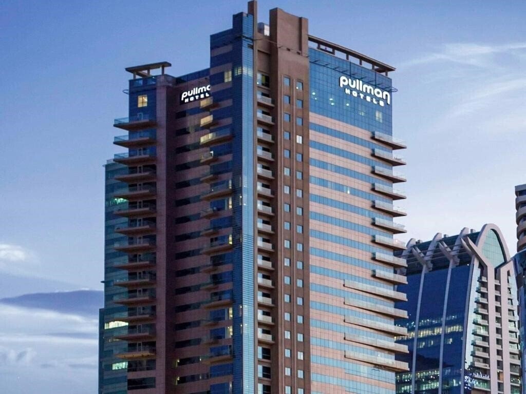 Готель Pullman Dubai Jumeirah Lakes Towers 5*