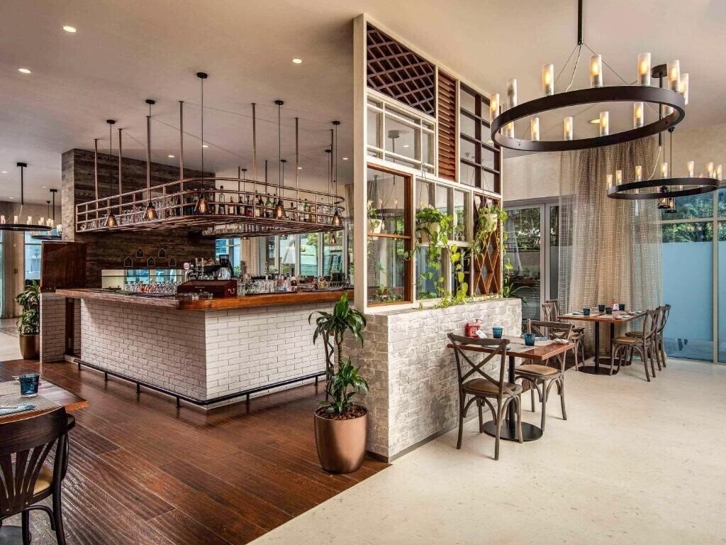 Зображення Pullman Dubai Jumeirah Lakes Towers 5*