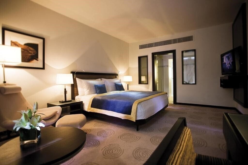 Фото Avani Deira Dubai (ex. Movnepick Hotel Deira) 5*