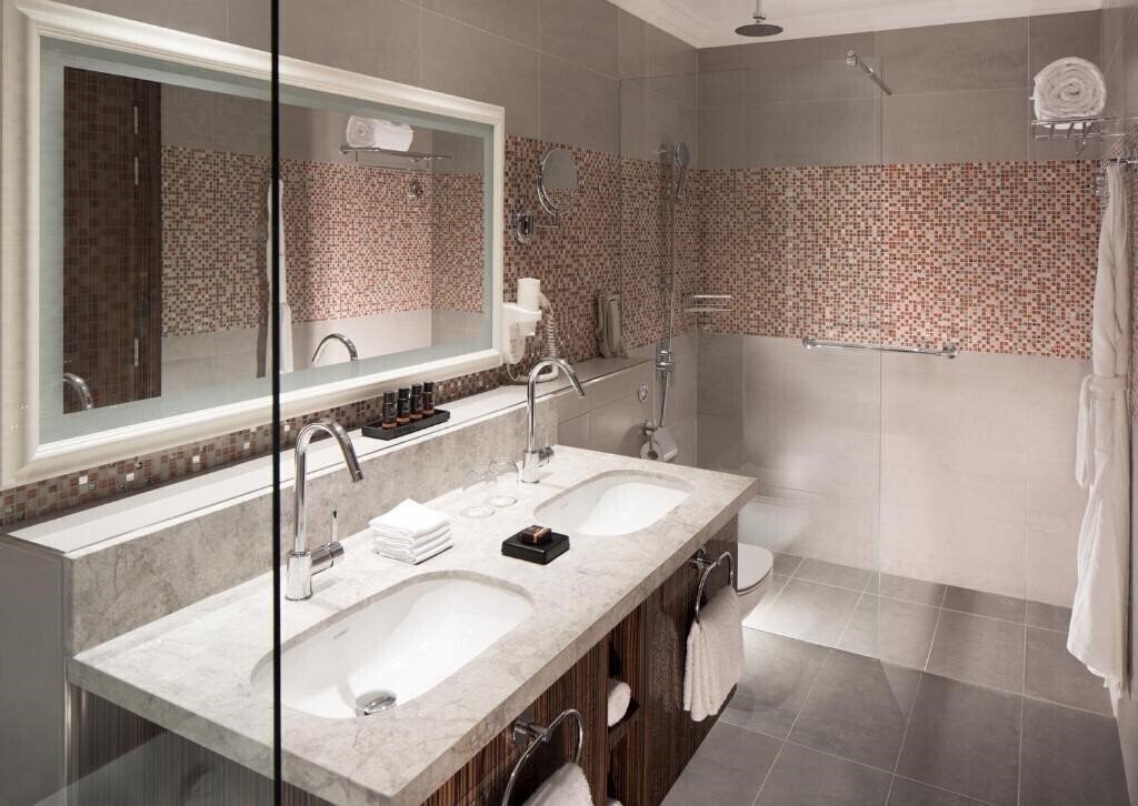 Фото Naumi Hotel Dubai (ex. Dusitd2 Kenz Hotel) 4*