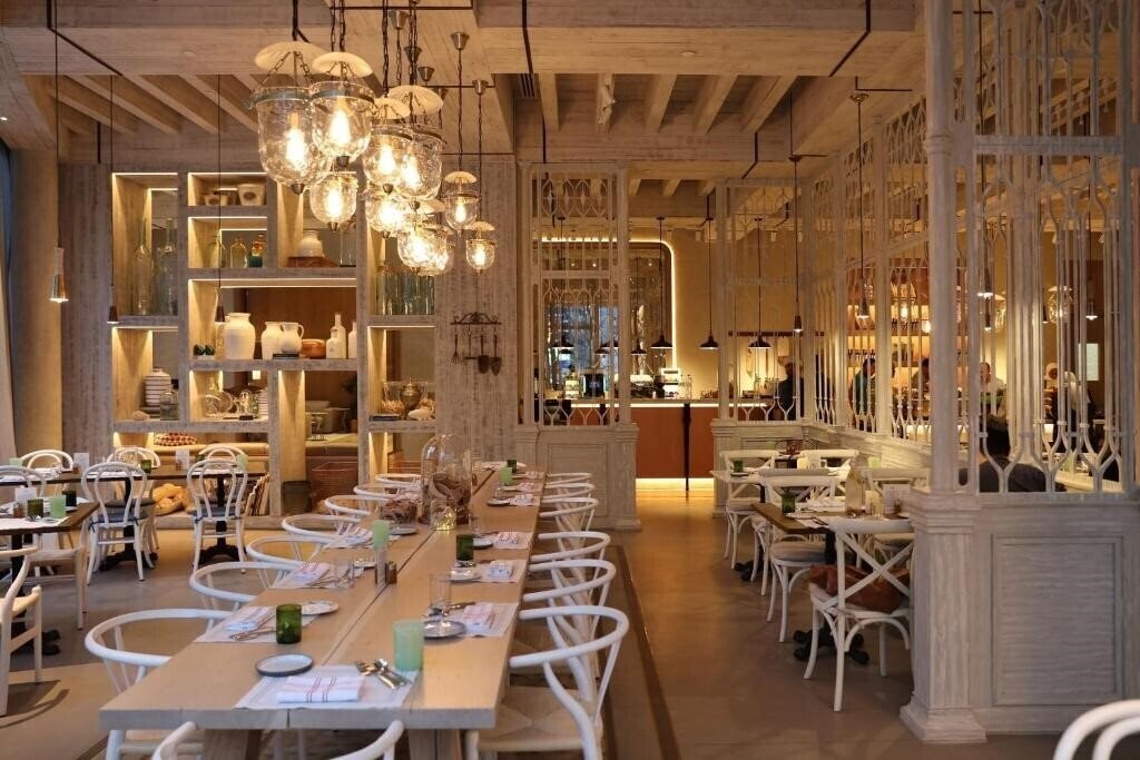 Изображение Naumi Hotel Dubai (ex. Dusitd2 Kenz Hotel) 4*