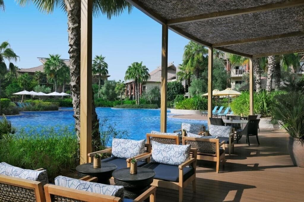Готель Lapita Dubai Parks & Resorts Autograph Collection 4*