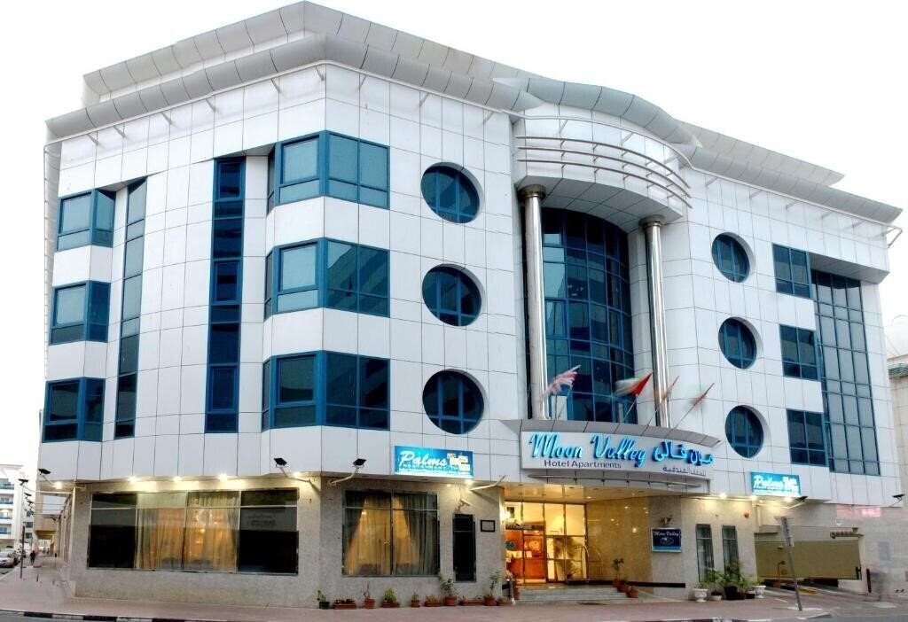Отель Moon Valley Hotel Apartments 3*
