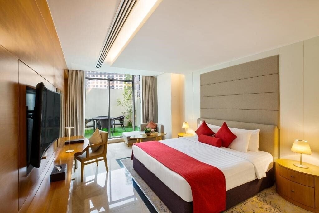 Готель Royal Continental Hotel 4*