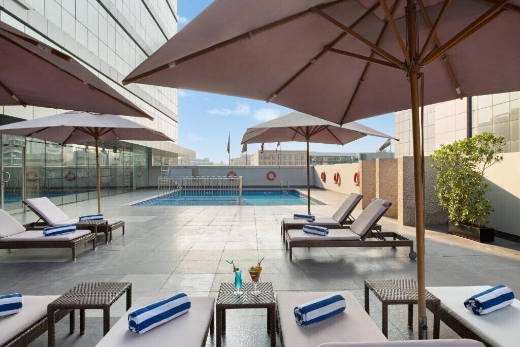 Фото Royal Continental Hotel 4*