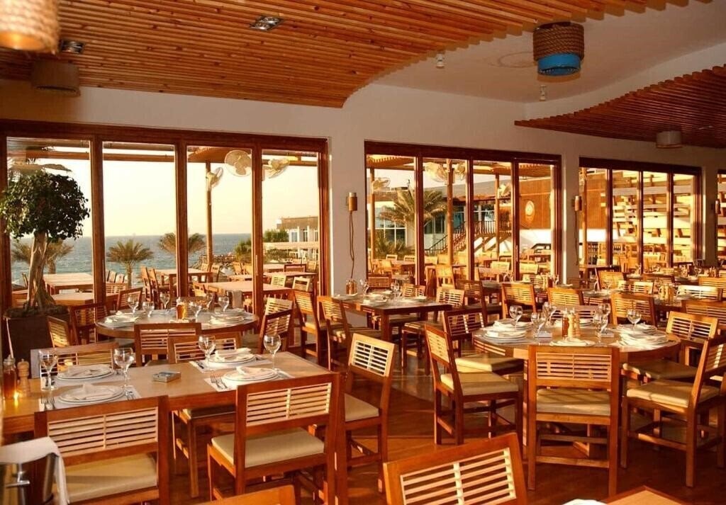 Картинка Dubai Marine Beach Resort & SPA 5*