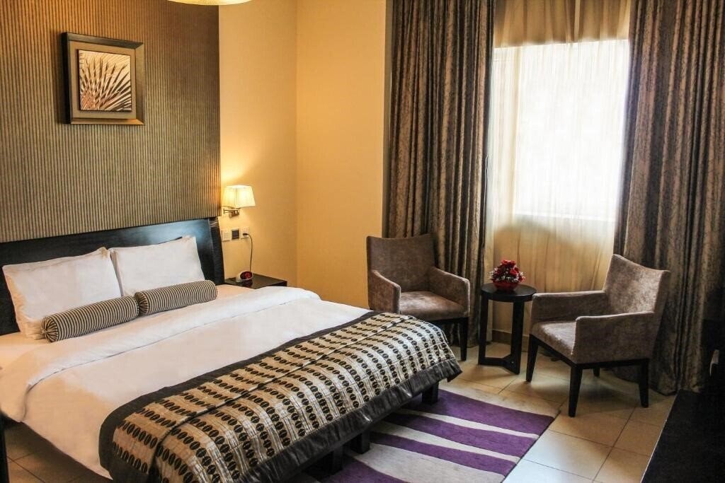 Отель Dunes Hotel Apartments Oud Metha 4*