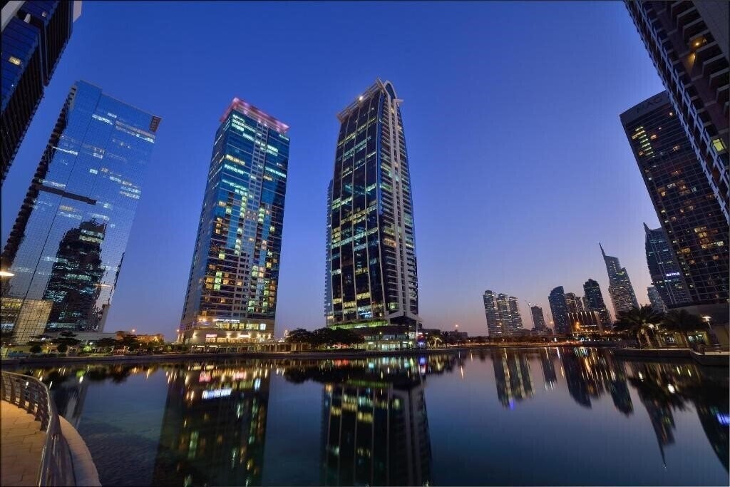 Отель Oaks Liwa Heights 3*