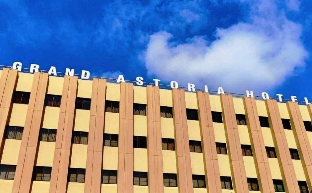 Фото The Grand Astoria Hotel 3*