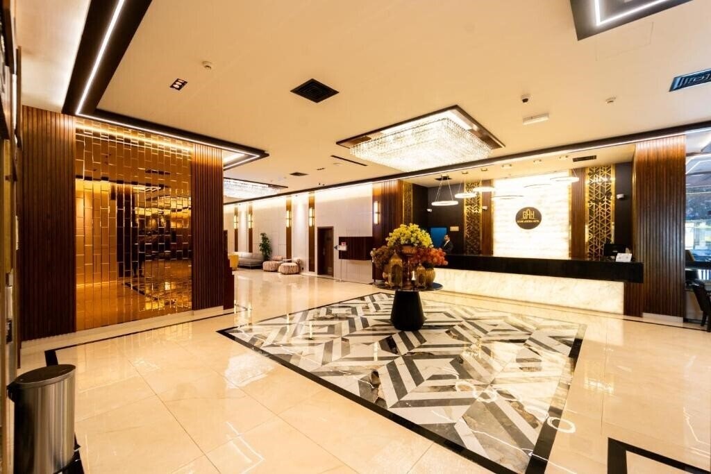 Готель The Grand Astoria Hotel (ex. Grand Astoria Hotel, Astoria Hotel) 3*