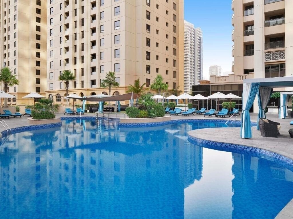 Готель Movenpick Hotel Jumeirah Beach 5*