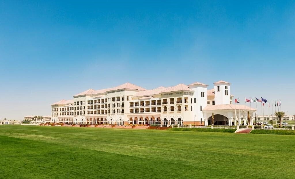 Готель Al Habtoor Polo Resort 5*