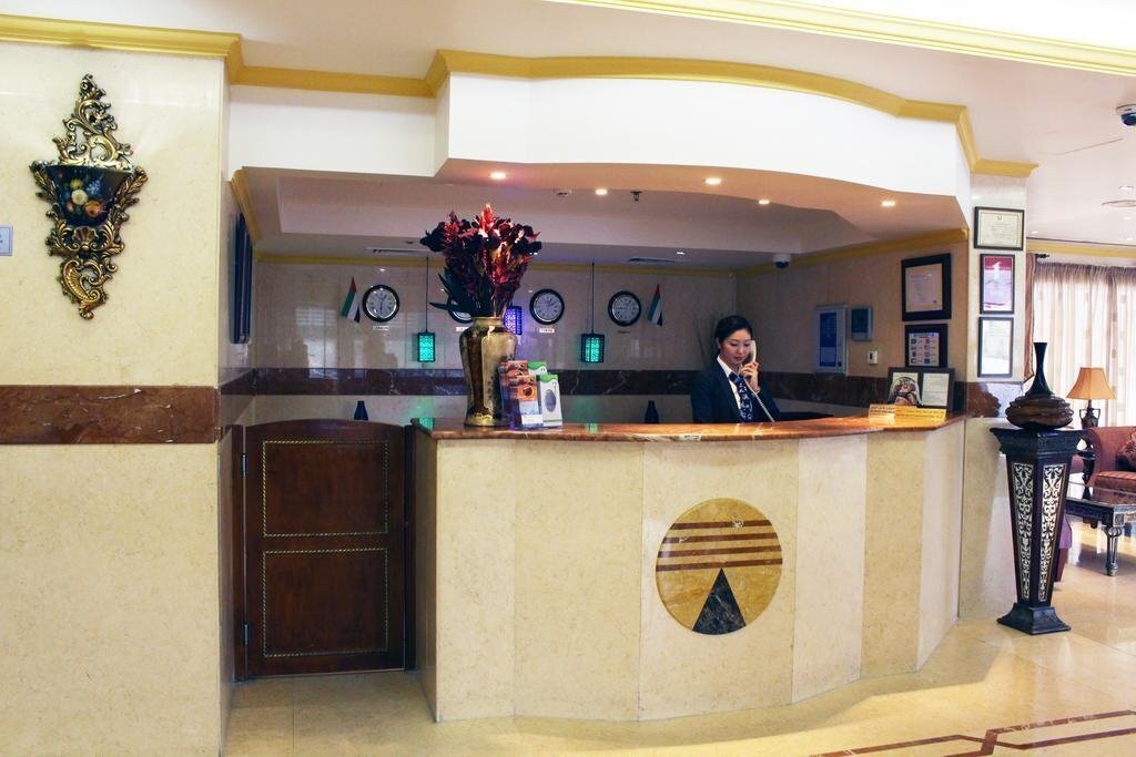 Готель Al Deyafa Hotel Apartments 3*