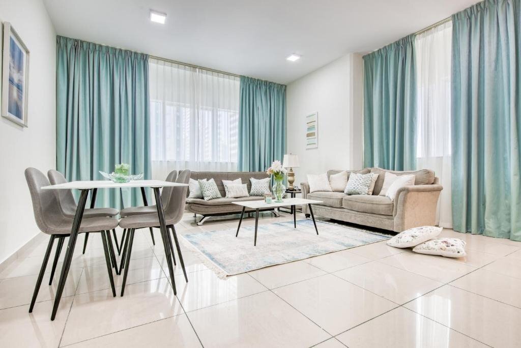 Отель 2 Br Apartment - Marina Pinnacle 4*