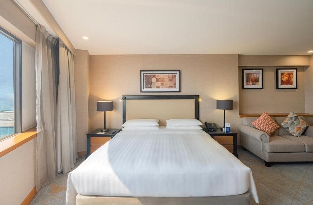 Готель Hyatt Regency Galleria Residence Dubai 5*