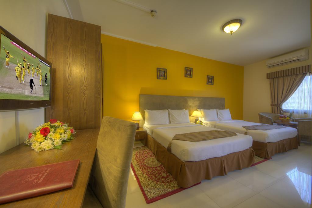 Готель Hyde Park 2*