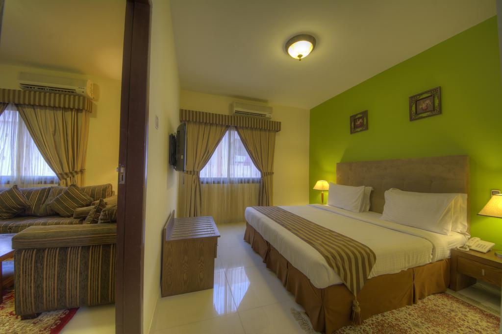 Фото Hyde Park 2*