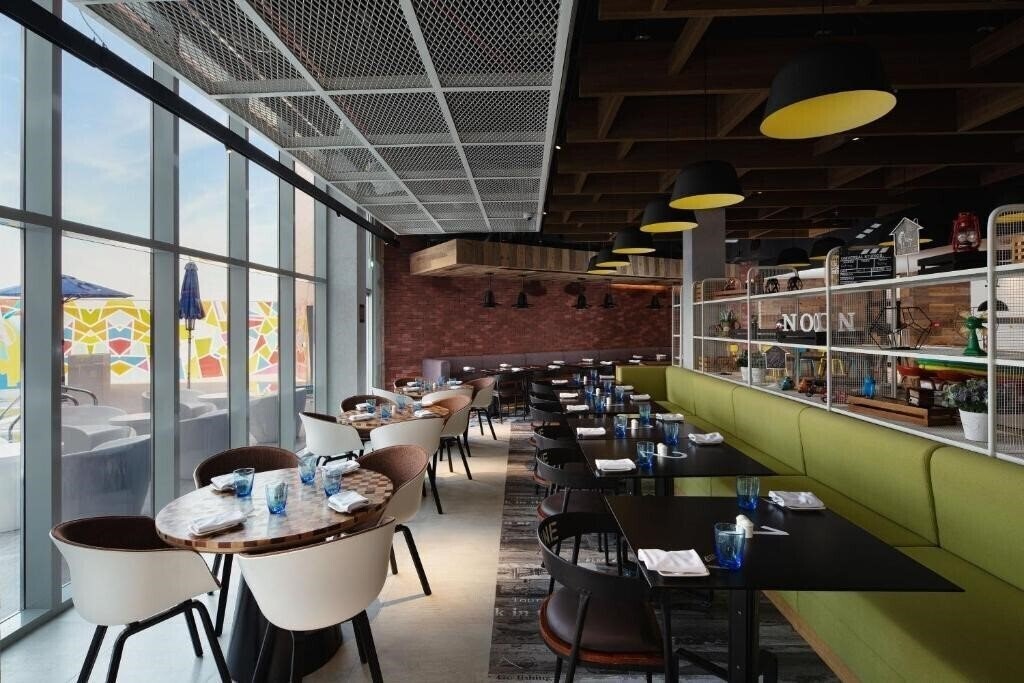 Картинка Aloft Dubai South 3*