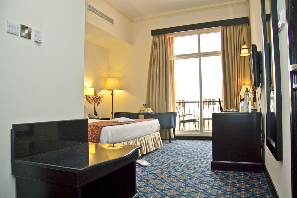 Готель Regent Beach Resort 3*