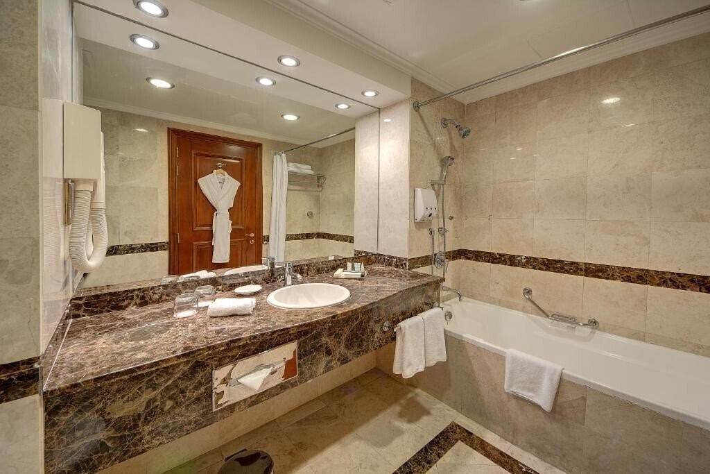 Фотография Royal Ascot Hotel Apart 4*