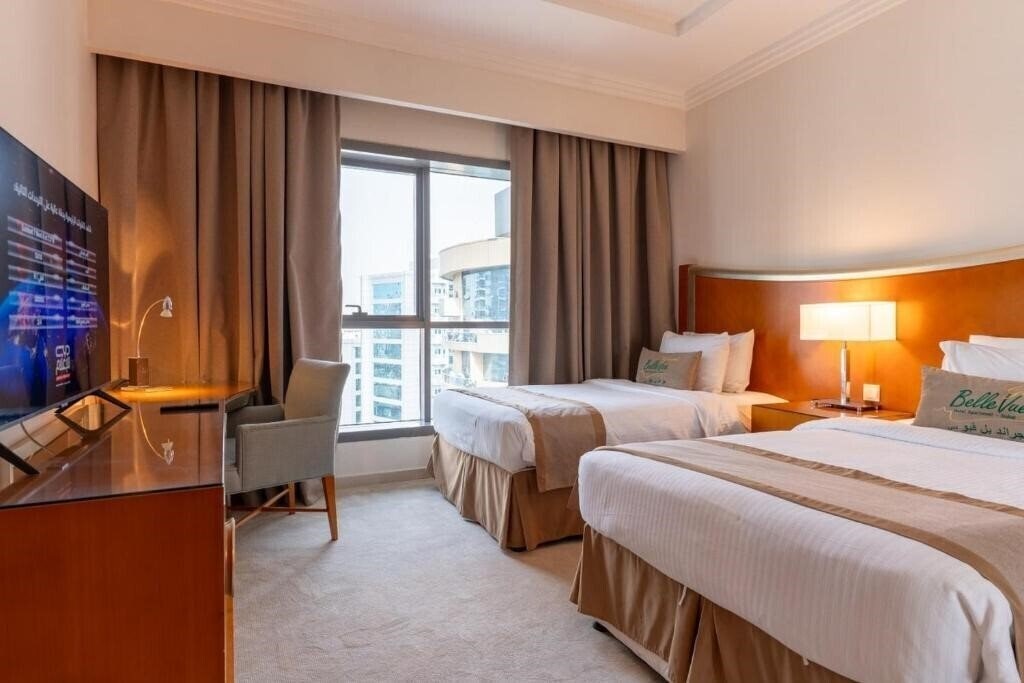 Отель Grand Belle Vue Hotel Barsha Heights 4*
