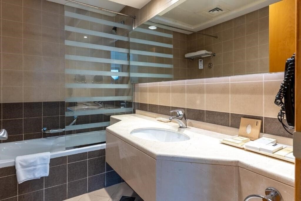 Фото Grand Belle Vue Hotel Barsha Heights 4*