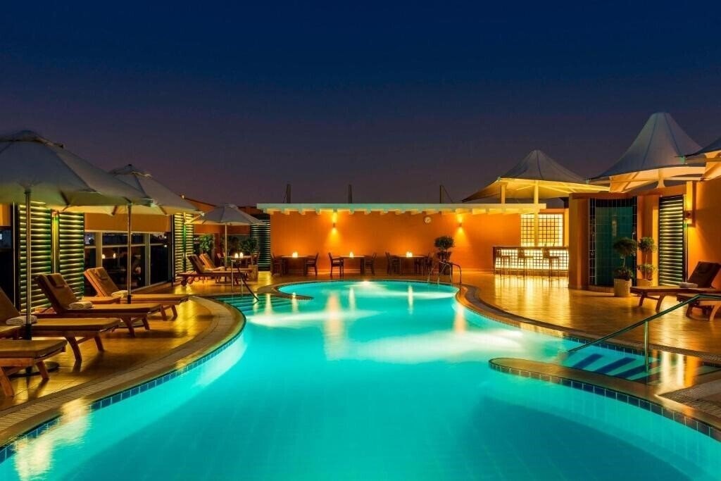 Фото Four Points by Sheraton Bur Dubai (ex. Four Points By Sheraton Downtown Dubai) 4*