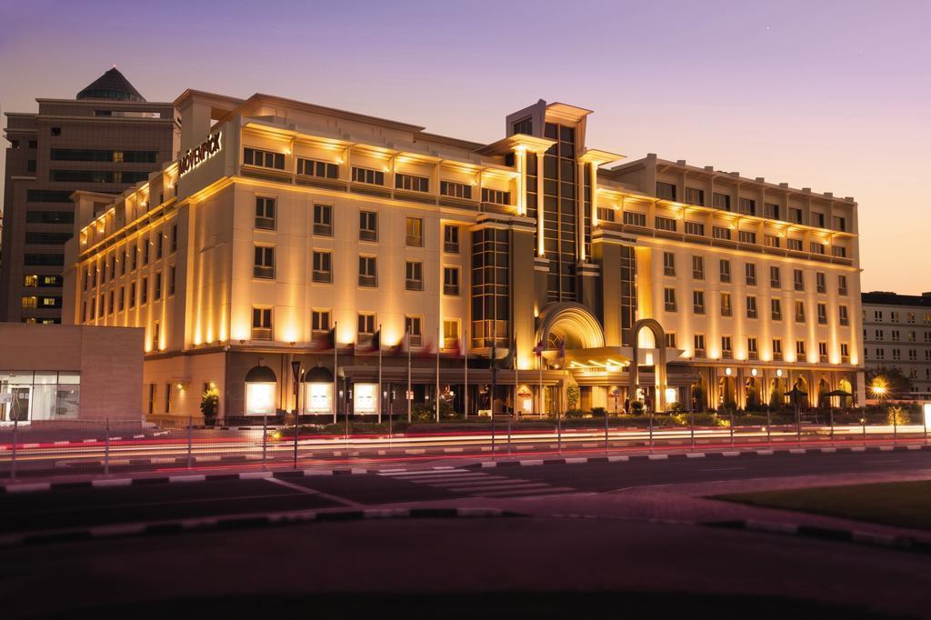 Отель Movenpick Hotel & Apartments Bur Dubai апартаменты